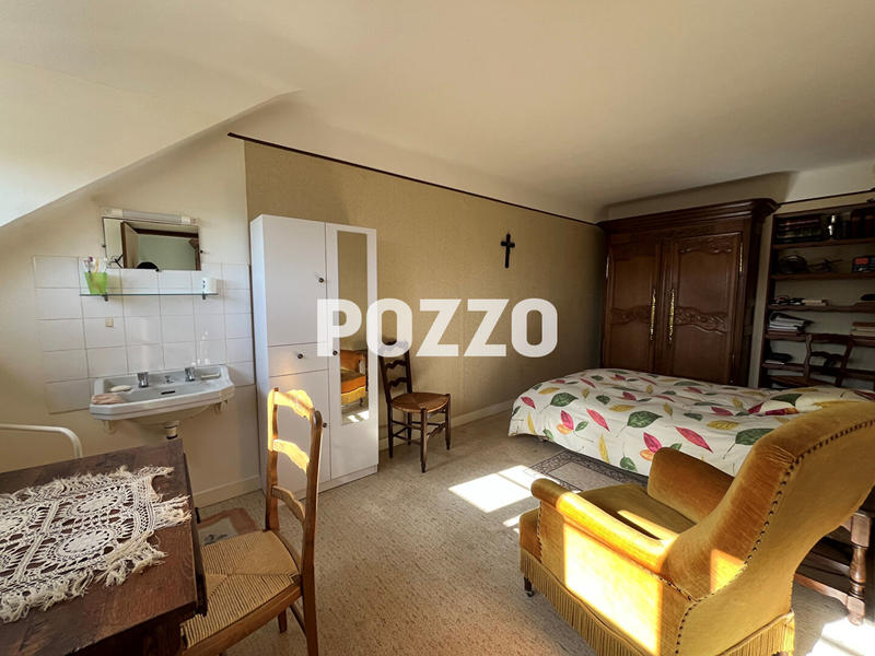 Maison - 137 m² - 8 pièces