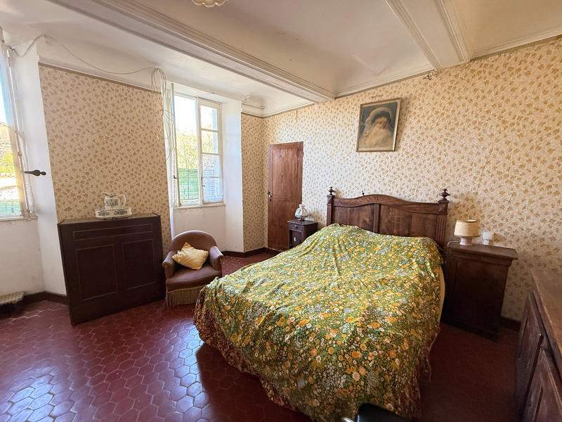 Maison - 250 m² - 10 pièces