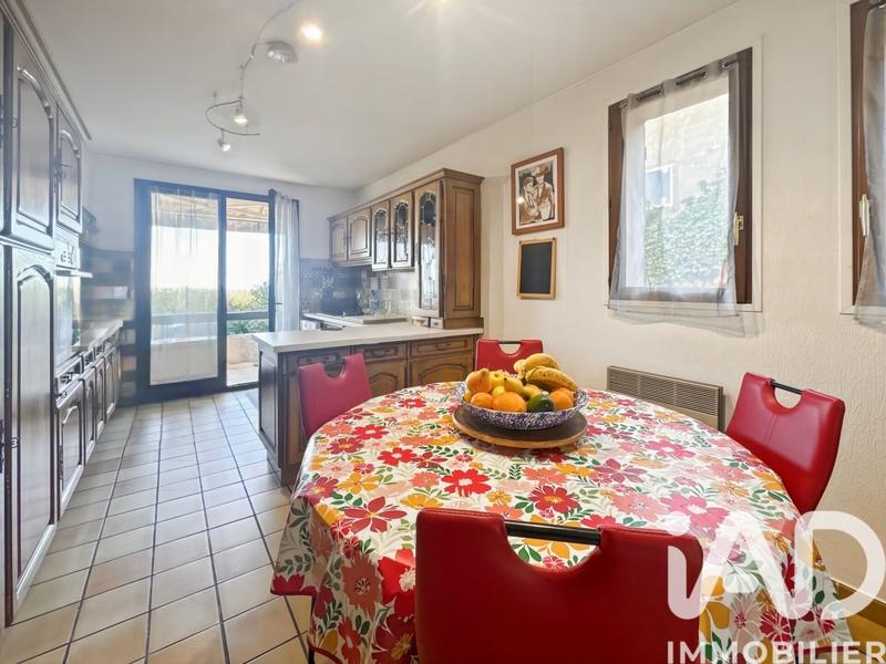 Maison - 225 m² - 7 pièces