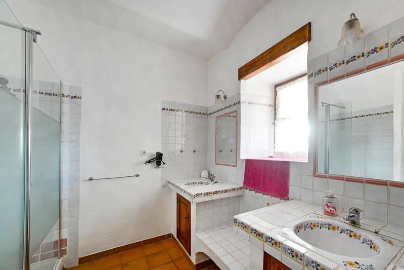 Mas - 339 m² - 12 pièces