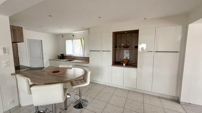 Maison - 168 m² - 9 pièces