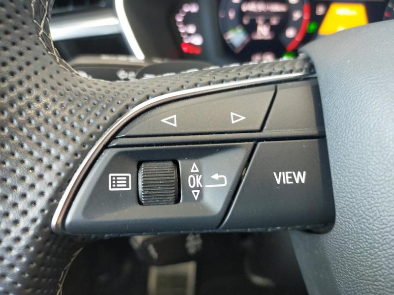 Audi Q3 45 TFSIe 245 ch s tronic 6 s line