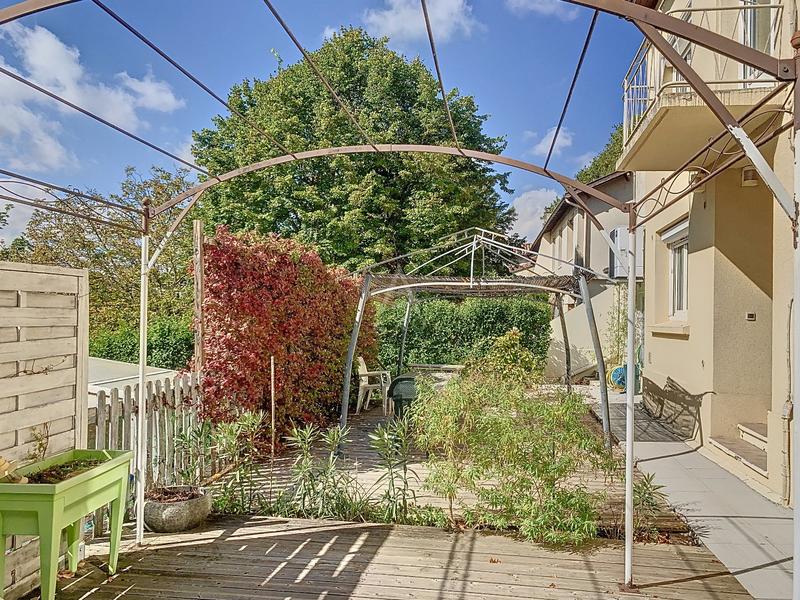 Maison - 140 m² - 6 pièces