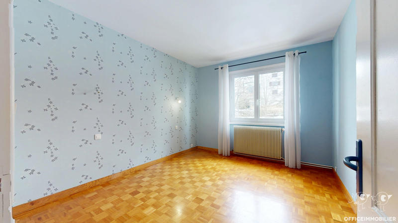 Appartement - 100 m² - 5 pièces