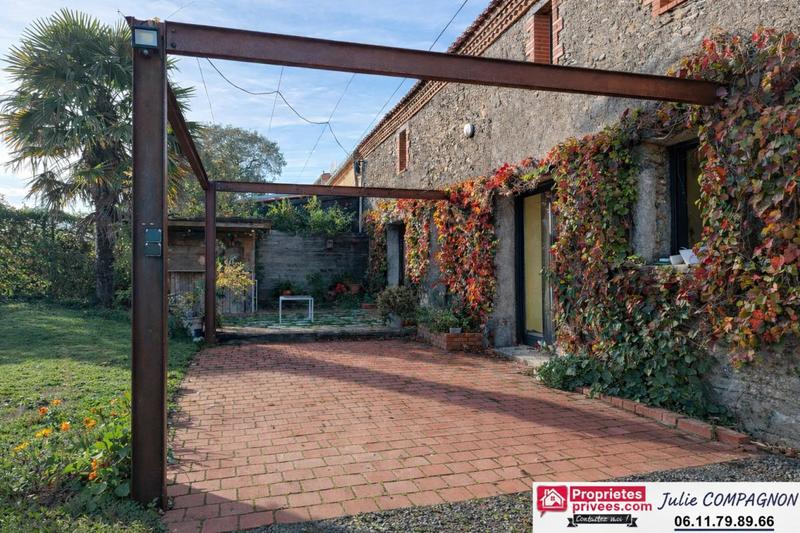 Maison - 243 m² - 7 pièces