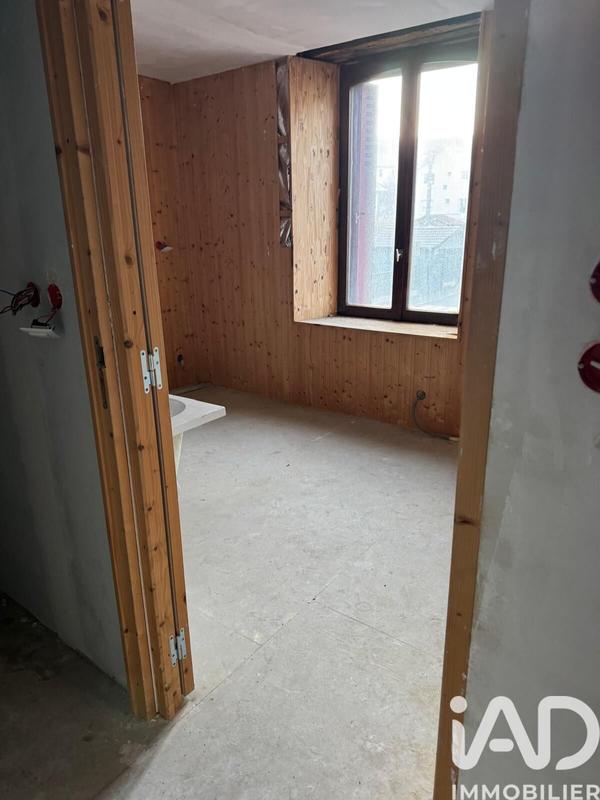 Maison - 240 m² - 5 pièces