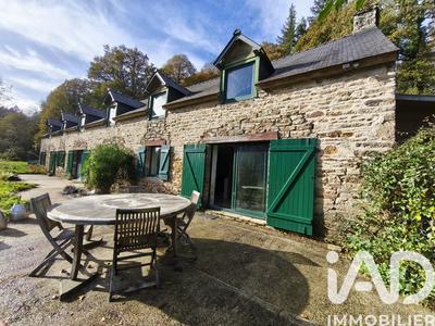 Maison - 240 m² - 6 pièces