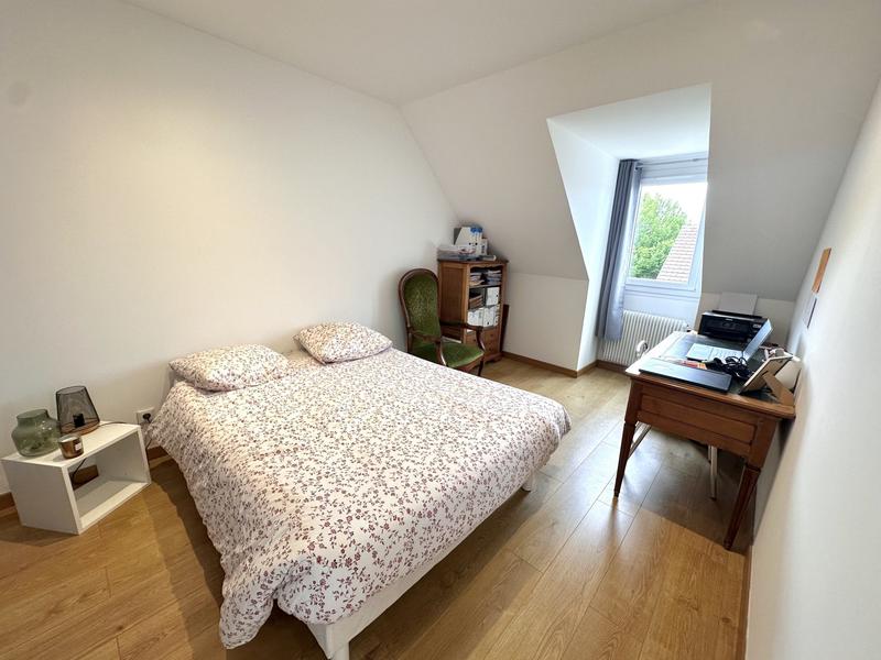 Maison traditionnelle - 137 m² - 6 pièces