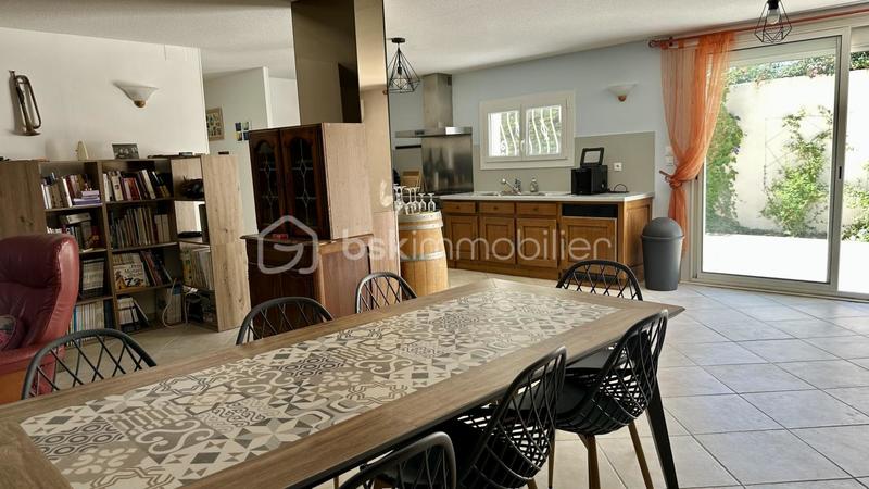 Villa - 280 m² - 9 pièces