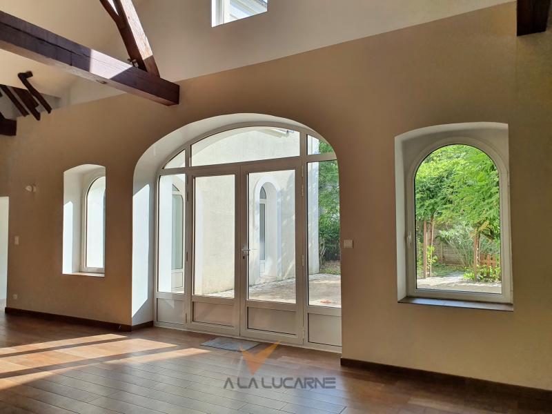 Propriété - 256 m² - 6 pièces