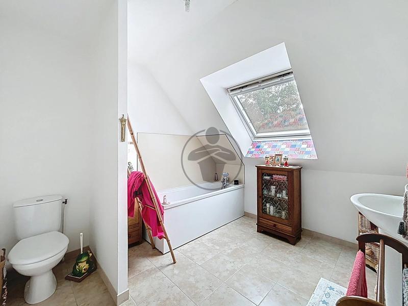 Maison - 163 m² - 8 pièces