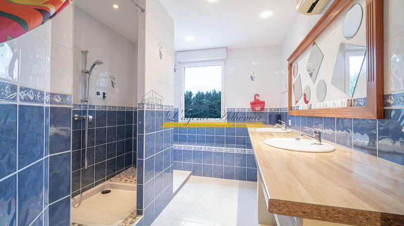 Villa - 460 m² - 14 pièces