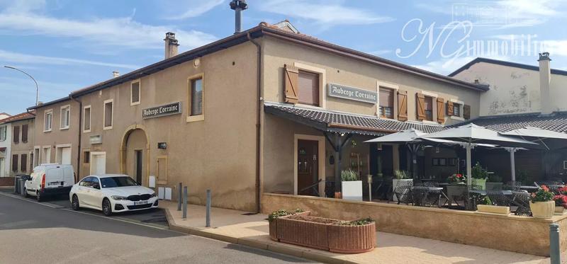 Immeuble mixte - 420 m² - 10 pièces