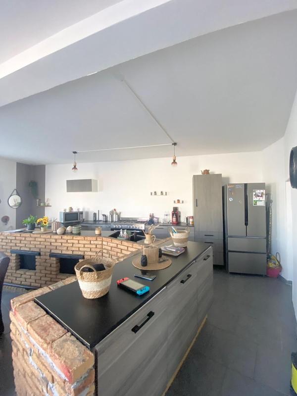 Maison - 168 m² - 9 pièces