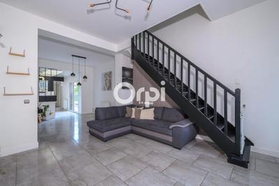 Maison - 97 m² - 5 pièces