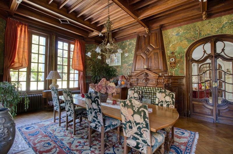 Château - 660 m² - 12 pièces