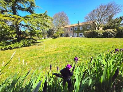 Maison - 387 m² - 10 pièces