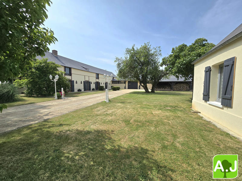 Maison - 180 m² - 8 pièces