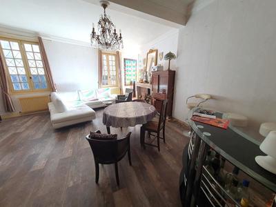 Maison - 177 m² - 7 pièces