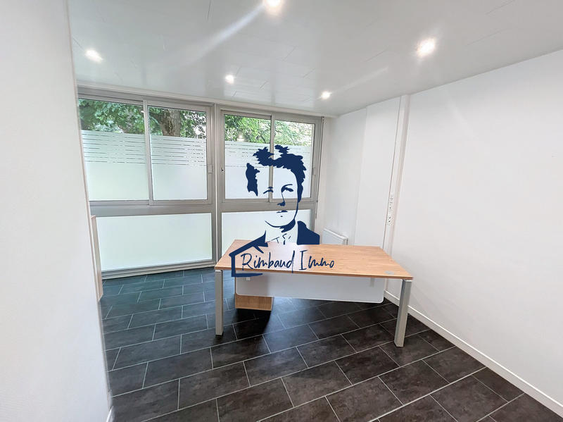 Bureau - 100 m² - 4 pièces