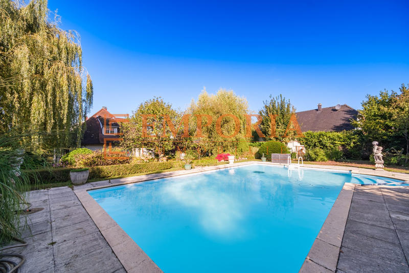 Maison - 348 m² - 7 pièces