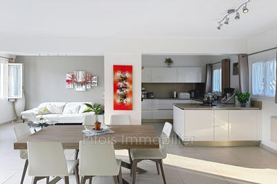 Maison - 104 m² - 5 pièces