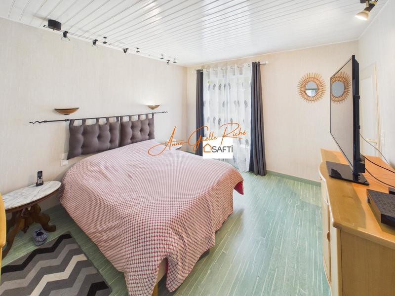 Maison - 312 m² - 10 pièces