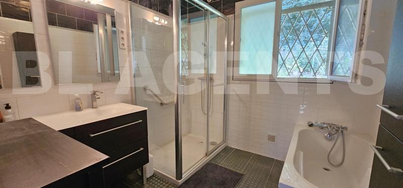 Maison traditionnelle - 140 m² - 6 pièces