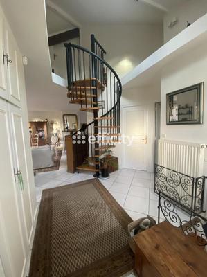 Pavillon - 130 m² - 6 pièces