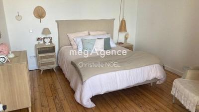 Maison - 205 m² - 8 pièces