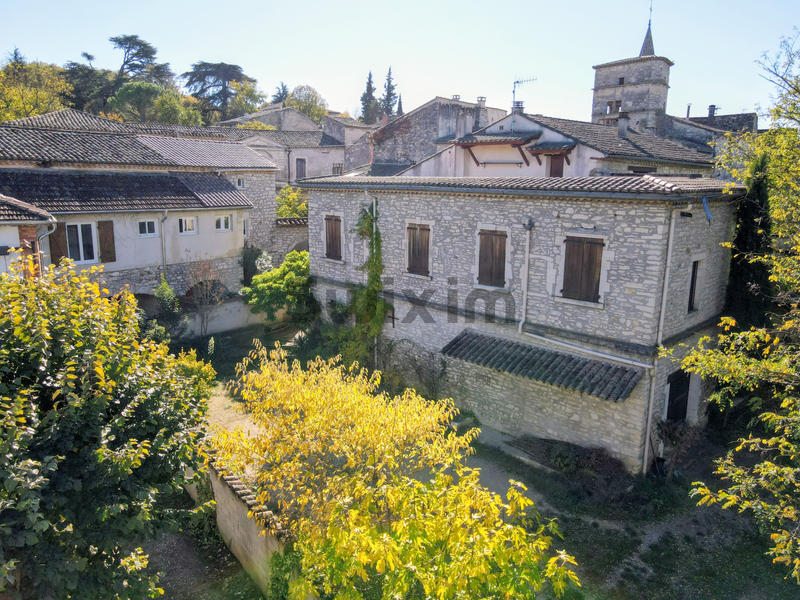 Maison - 479 m² - 15 pièces