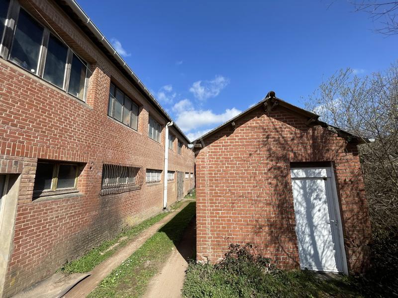 Entrepôt - 770 m² - 5 pièces