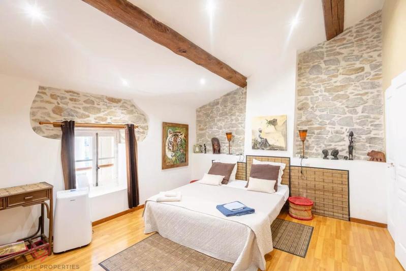 Maison de village - 315 m² - 12 pièces