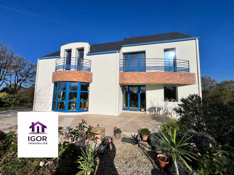 Maison - 160 m² - 8 pièces