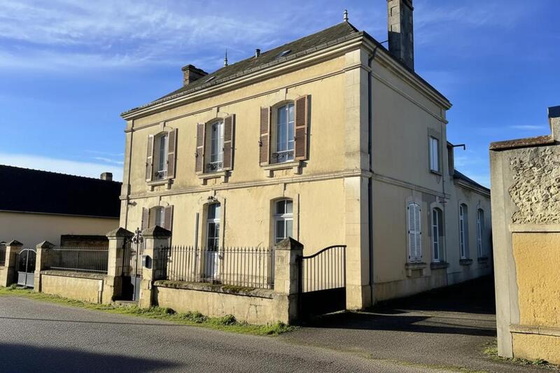 Maison - 180 m² - 5 pièces