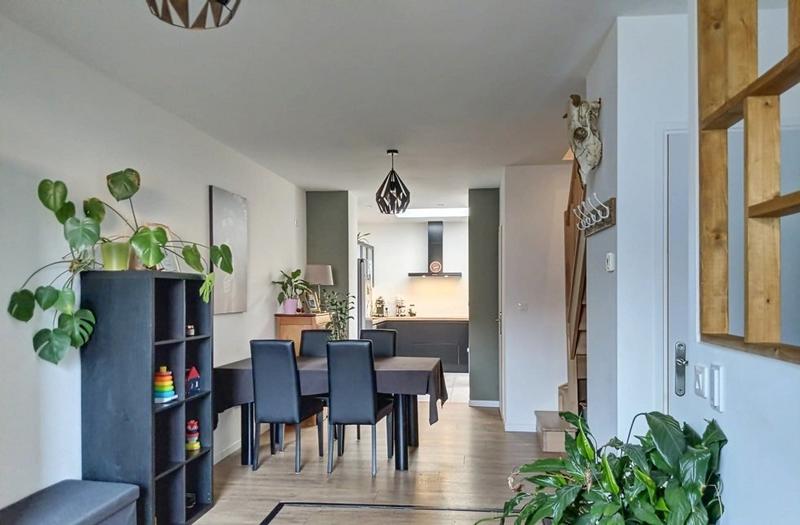 Maison - 83 m² - 6 pièces