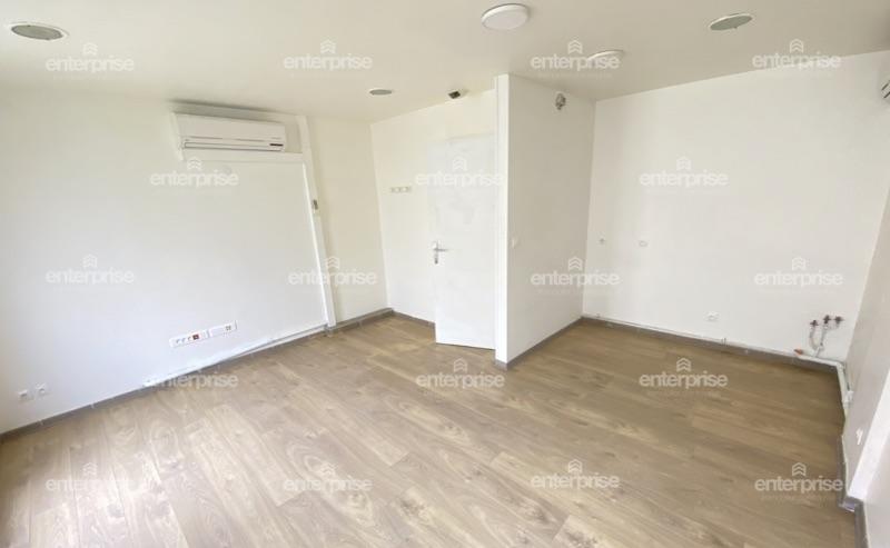 Local commercial - 350 m² - 27 pièces