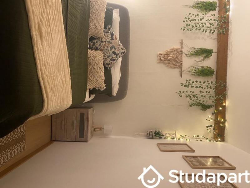 Chambre - 12 m² - 1 pièce