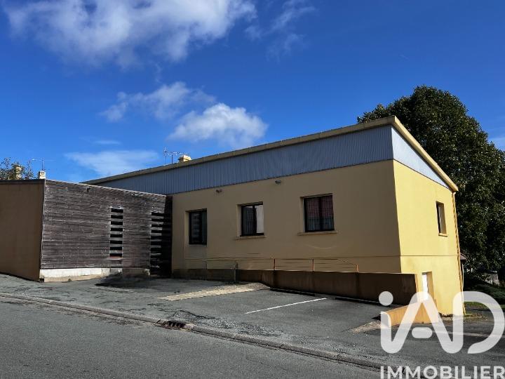 Maison - 340 m² - 17 pièces