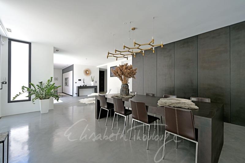 Maison d'architecte - 350 m² - 8 pièces