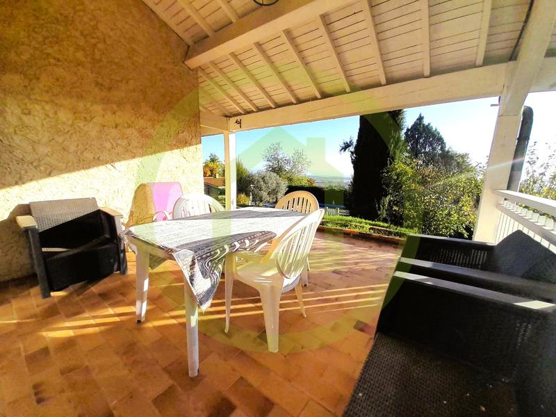 Maison - 180 m² - 5 pièces