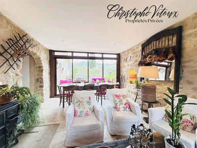 Demeure - 142 m² - 6 pièces