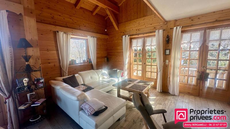 Maison - 239 m² - 8 pièces