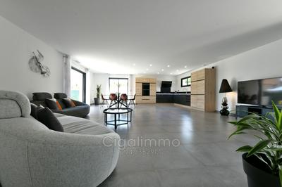 Villa - 163 m² - 6 pièces