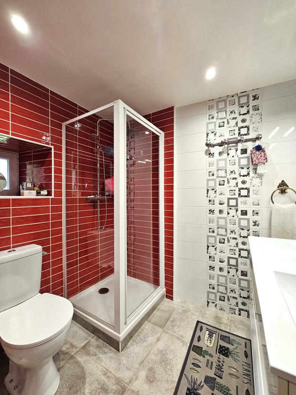 Propriété - 210 m² - 12 pièces