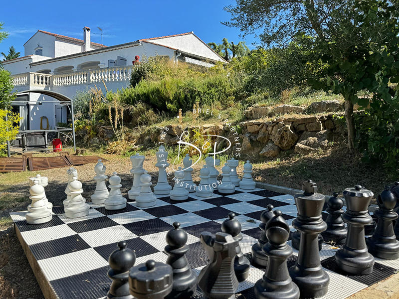 Maison - 293 m² - 11 pièces