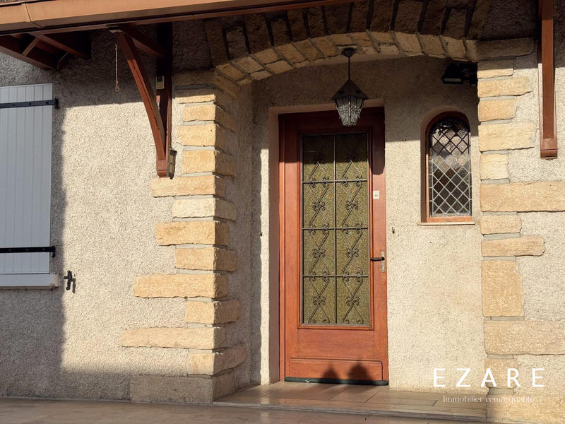 Maison - 360 m² - 10 pièces