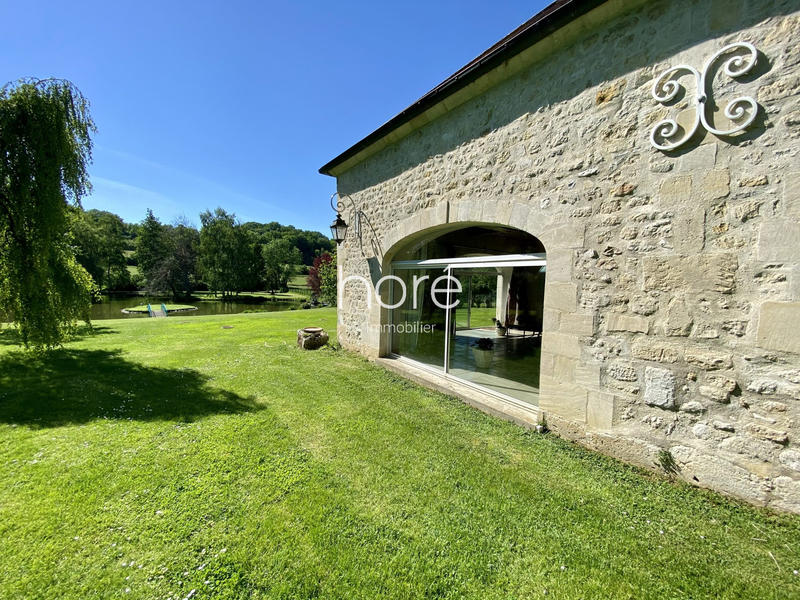 Maison - 300 m² - 10 pièces