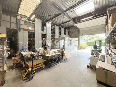 Local commercial - 1 240 m²