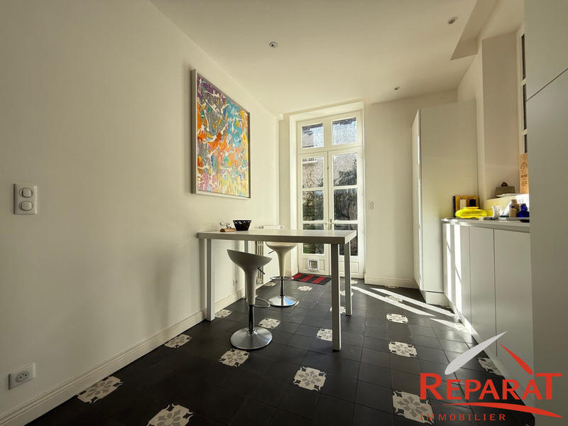 Maison - 280 m² - 7 pièces